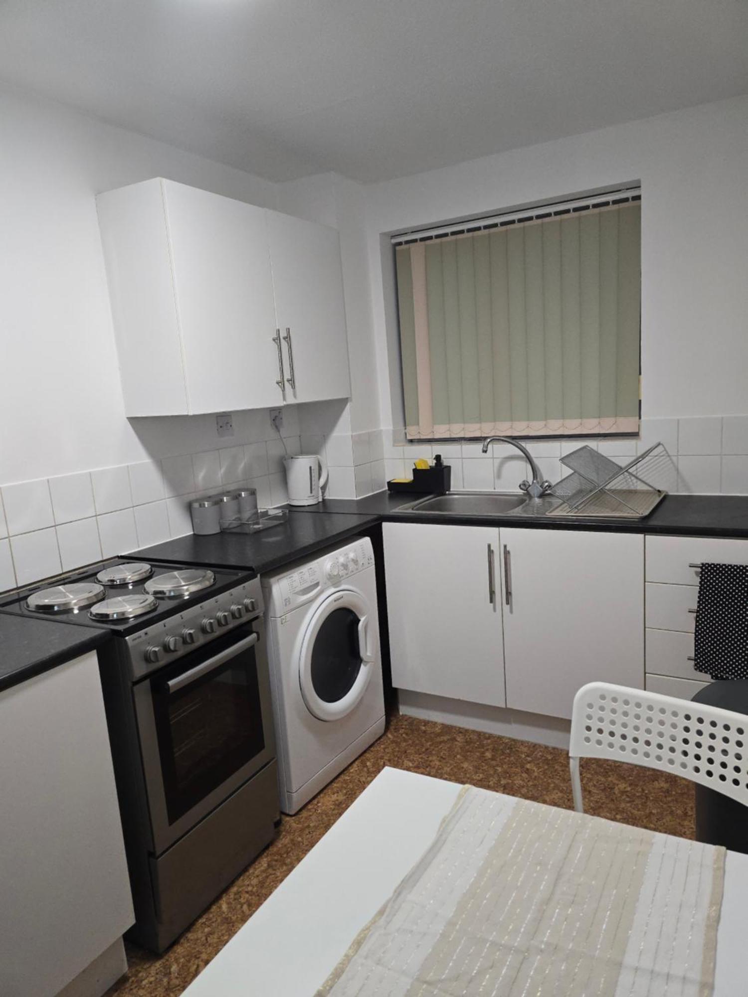Emerald With Triple A Star Proximity * London