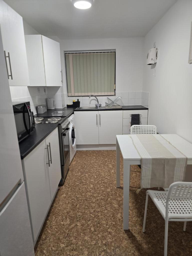 Emerald With Triple A Star Proximity * London